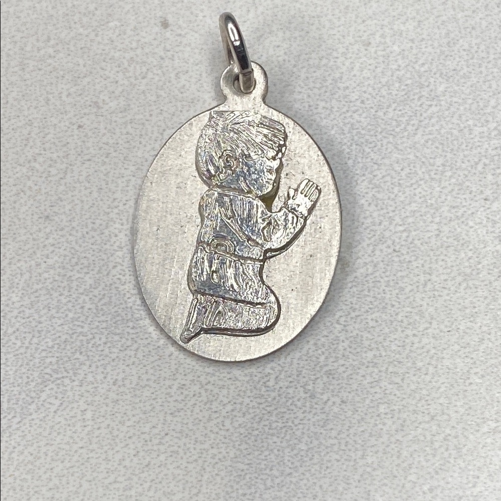 Silver Oval Pendant with‎ Praying Child Design